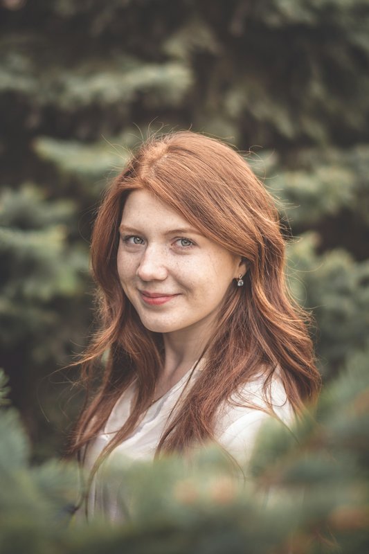 Laura E.